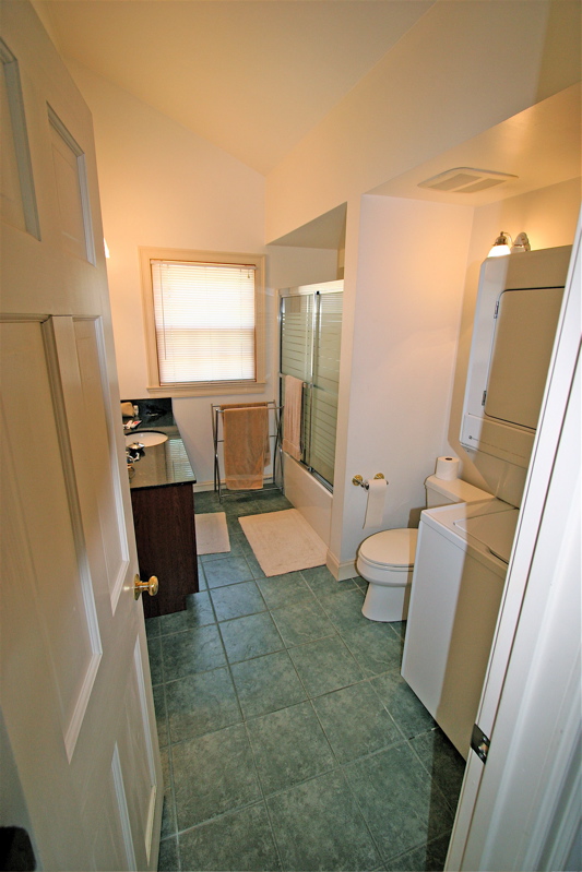 Bath with tub/shower WD